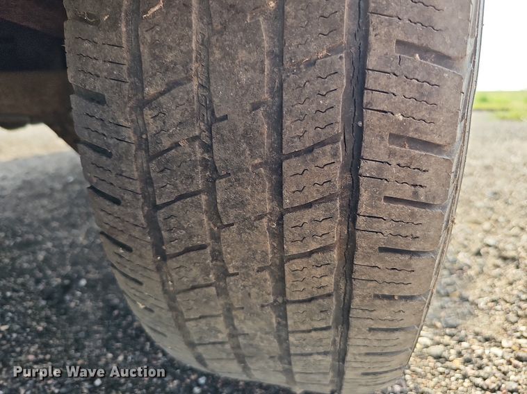 image for item DQ0264 2004 Ford E150 XLT  van