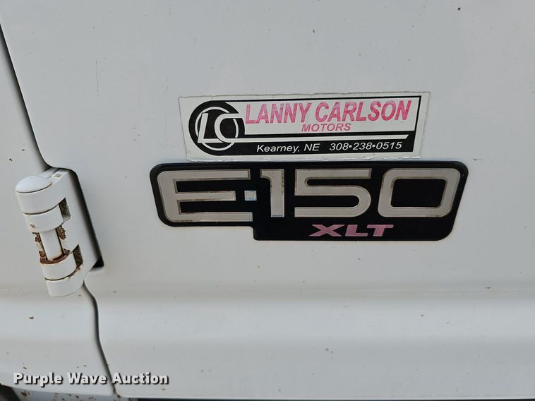 image for item DQ0264 2004 Ford E150 XLT  van