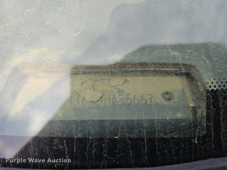 image for item DQ0264 2004 Ford E150 XLT  van