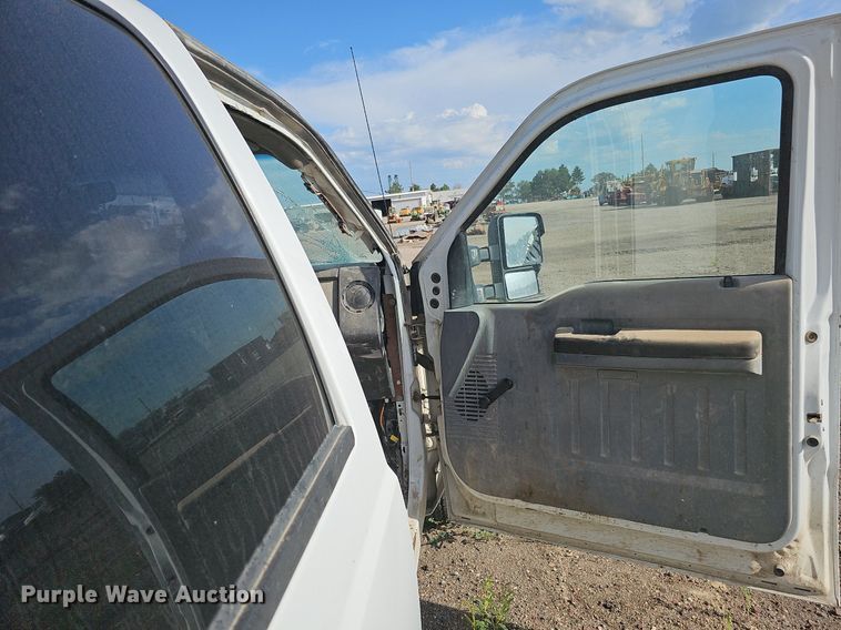 image for item DQ0271 2011 Ford F250 Super Duty  Crew Cab pickup truck