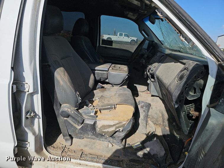 image for item DQ0271 2011 Ford F250 Super Duty  Crew Cab pickup truck