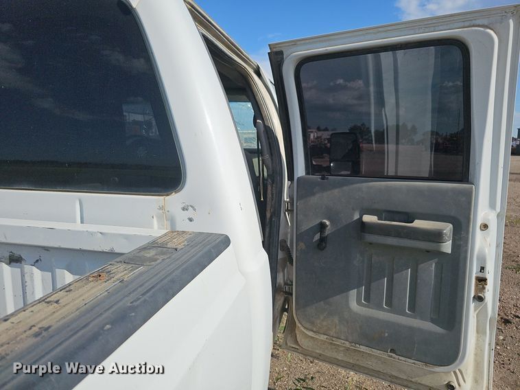 image for item DQ0271 2011 Ford F250 Super Duty  Crew Cab pickup truck