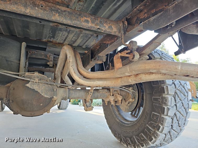 image for item DQ0292 2004 Chevrolet Silverado 1500  Crew Cab pickup truck