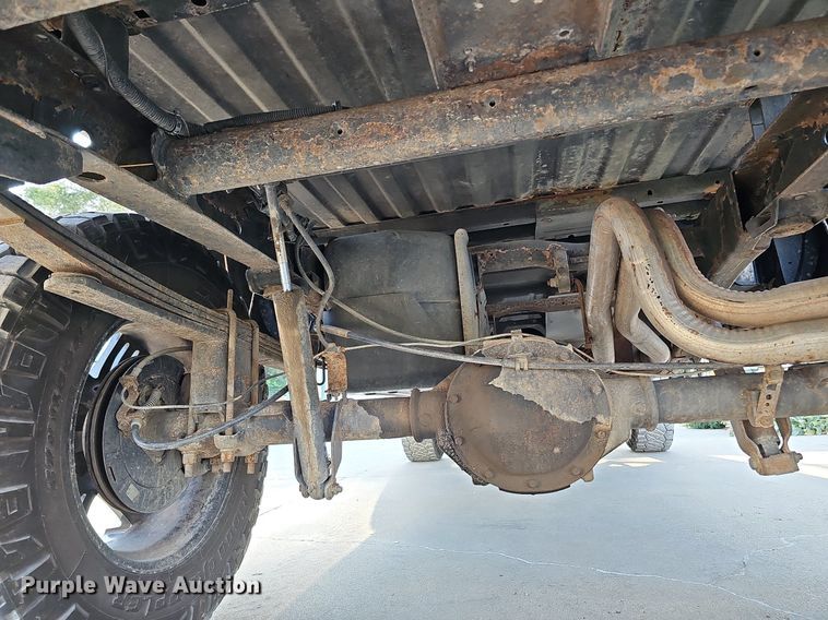 image for item DQ0292 2004 Chevrolet Silverado 1500  Crew Cab pickup truck