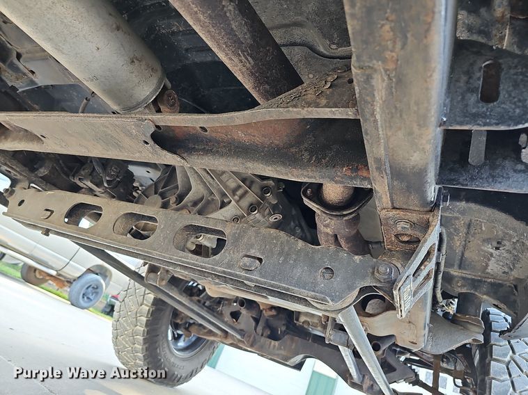 image for item DQ0292 2004 Chevrolet Silverado 1500  Crew Cab pickup truck