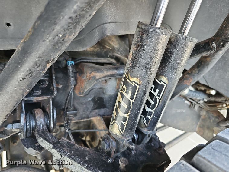 image for item DQ0292 2004 Chevrolet Silverado 1500  Crew Cab pickup truck