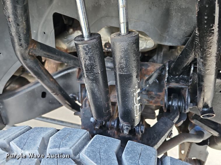 image for item DQ0292 2004 Chevrolet Silverado 1500  Crew Cab pickup truck