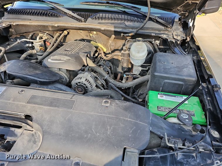 image for item DQ0292 2004 Chevrolet Silverado 1500  Crew Cab pickup truck