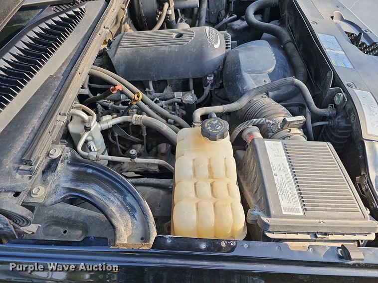 image for item DQ0292 2004 Chevrolet Silverado 1500  Crew Cab pickup truck