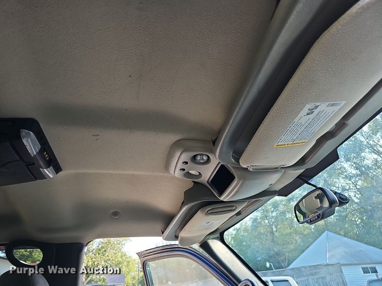 image for item DQ0292 2004 Chevrolet Silverado 1500  Crew Cab pickup truck