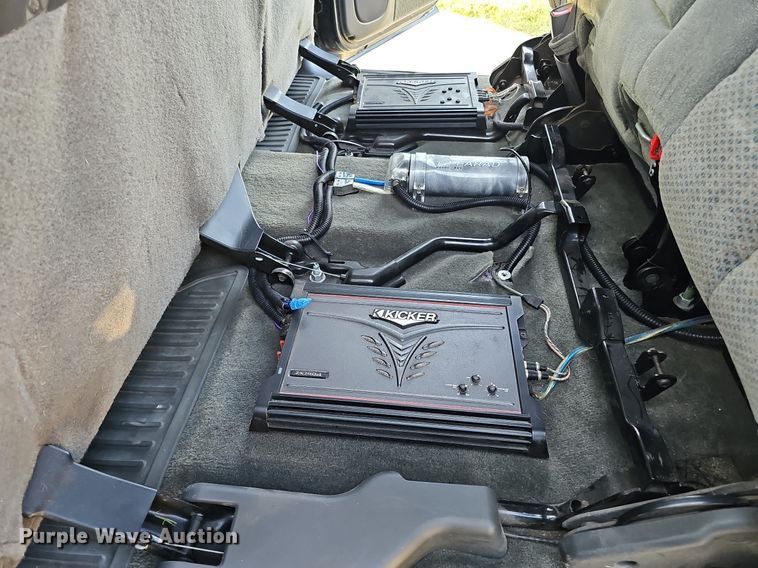 image for item DQ0292 2004 Chevrolet Silverado 1500  Crew Cab pickup truck