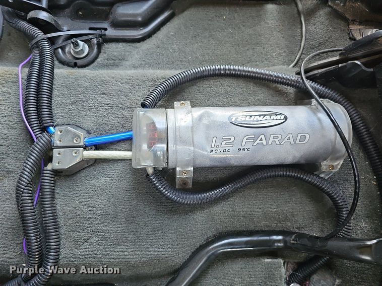 image for item DQ0292 2004 Chevrolet Silverado 1500  Crew Cab pickup truck