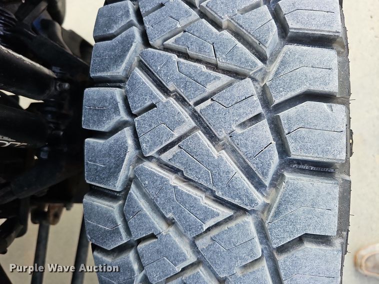 image for item DQ0292 2004 Chevrolet Silverado 1500  Crew Cab pickup truck