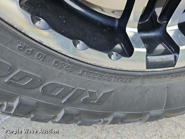 image for item DQ0292 2004 Chevrolet Silverado 1500  Crew Cab pickup truck