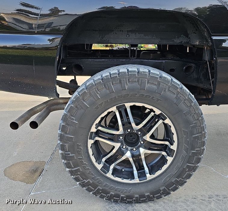 image for item DQ0292 2004 Chevrolet Silverado 1500  Crew Cab pickup truck