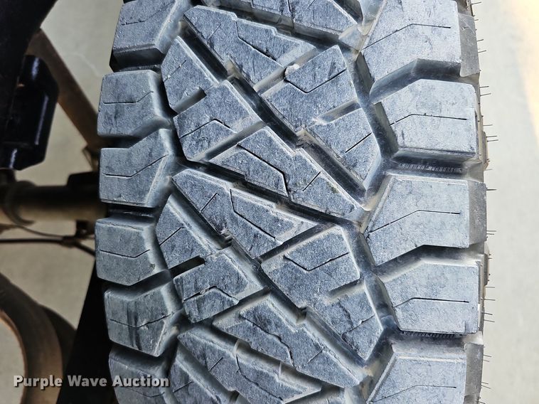 image for item DQ0292 2004 Chevrolet Silverado 1500  Crew Cab pickup truck