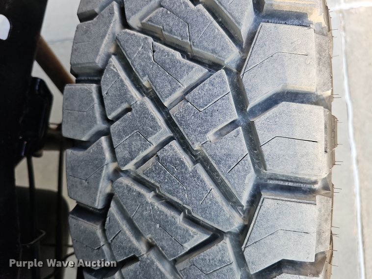 image for item DQ0292 2004 Chevrolet Silverado 1500  Crew Cab pickup truck