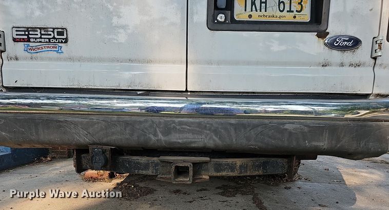 image for item DQ0307 2003 Ford E350 XLT Super Duty  van