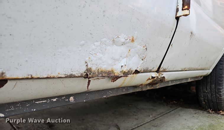 image for item DQ0307 2003 Ford E350 XLT Super Duty  van