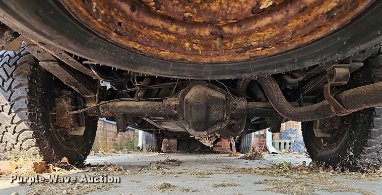 image for item DQ0307 2003 Ford E350 XLT Super Duty  van