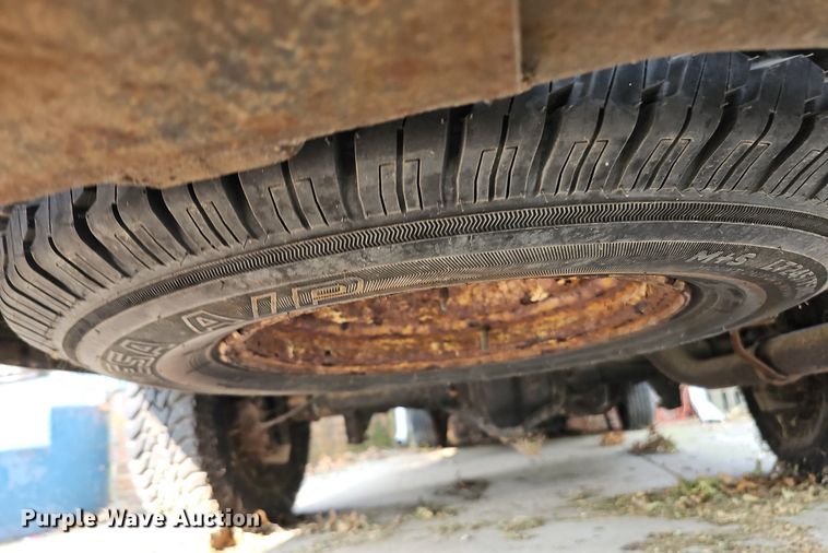 image for item DQ0307 2003 Ford E350 XLT Super Duty  van