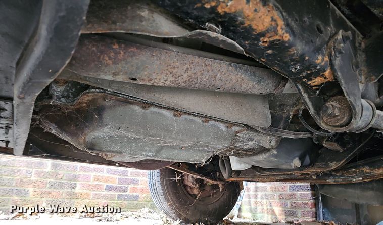 image for item DQ0307 2003 Ford E350 XLT Super Duty  van