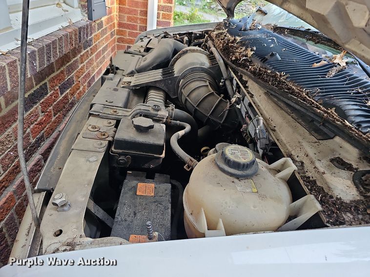 image for item DQ0307 2003 Ford E350 XLT Super Duty  van