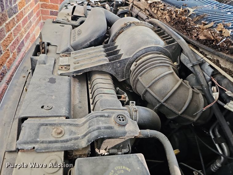 image for item DQ0307 2003 Ford E350 XLT Super Duty  van