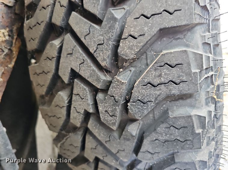 image for item DQ0307 2003 Ford E350 XLT Super Duty  van