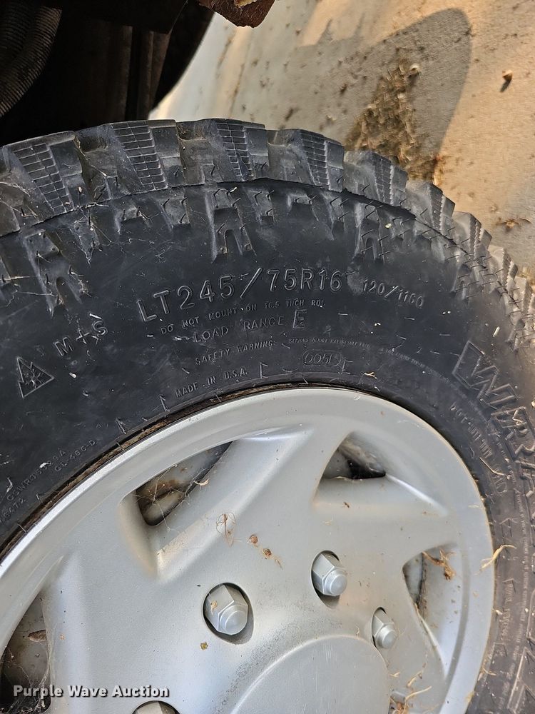 image for item DQ0307 2003 Ford E350 XLT Super Duty  van