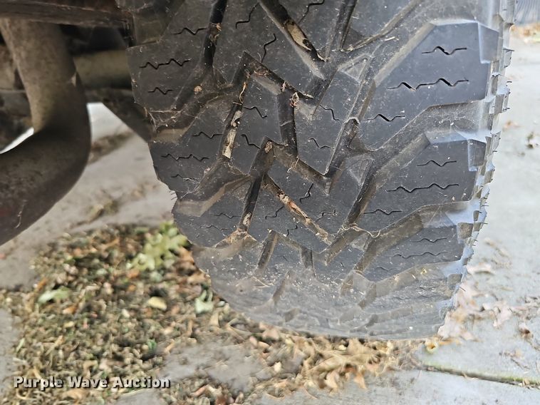 image for item DQ0307 2003 Ford E350 XLT Super Duty  van