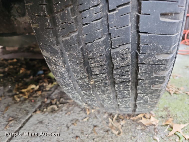 image for item DQ0307 2003 Ford E350 XLT Super Duty  van