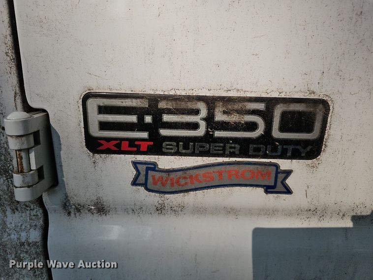image for item DQ0307 2003 Ford E350 XLT Super Duty  van