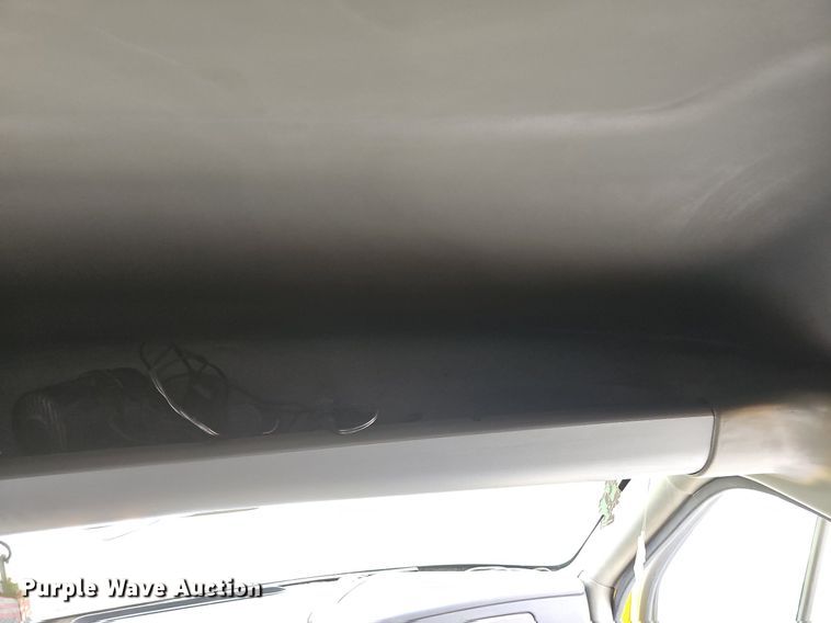 image for item DQ0310 1997 International T2000  semi truck