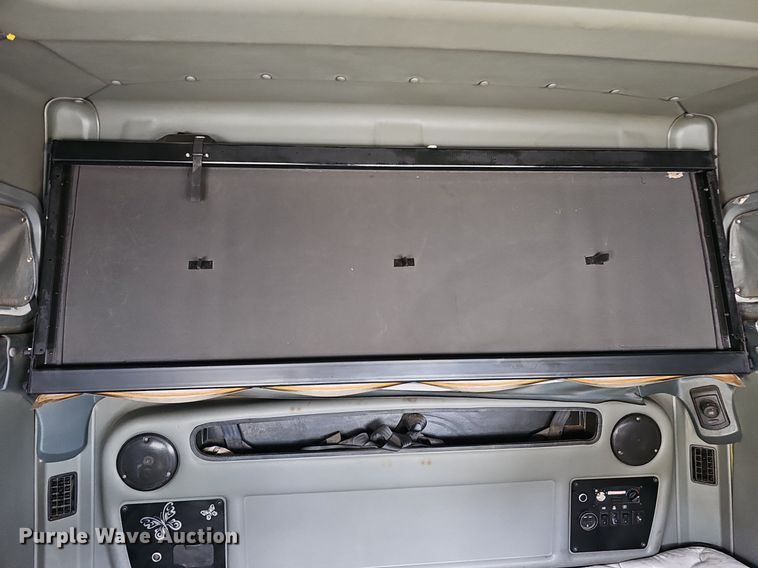 image for item DQ0310 1997 International T2000  semi truck