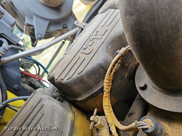 image for item DQ0310 1997 International T2000  semi truck