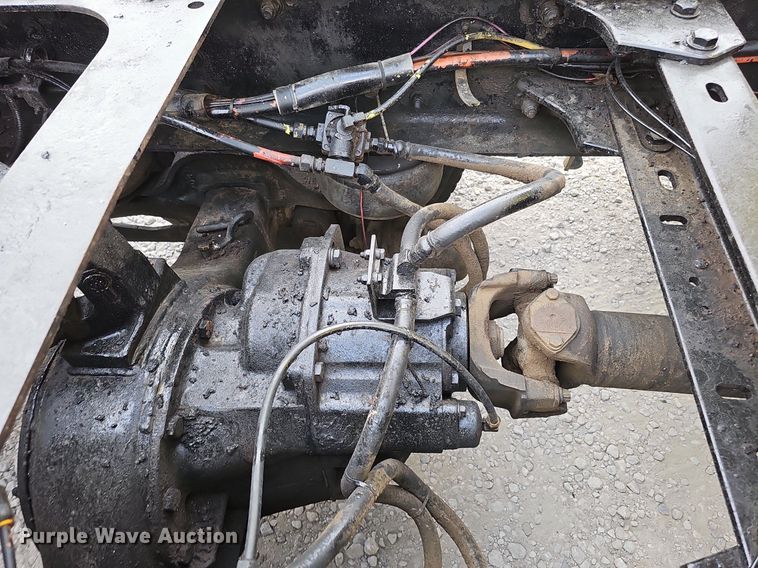 image for item DQ0310 1997 International T2000  semi truck