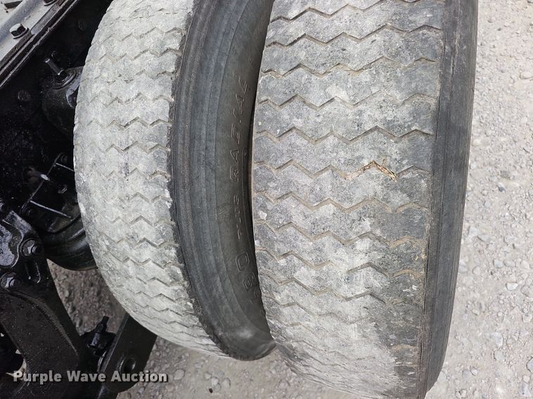 image for item DQ0310 1997 International T2000  semi truck