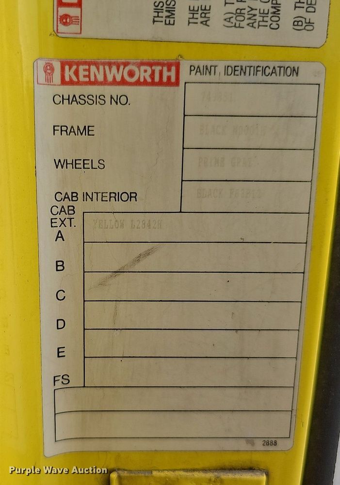 image for item DQ0310 1997 International T2000  semi truck