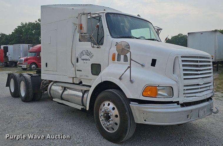 image for item DQ0311 2001 Sterling AT9500  semi truck