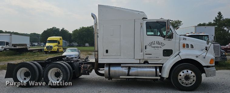 image for item DQ0311 2001 Sterling AT9500  semi truck