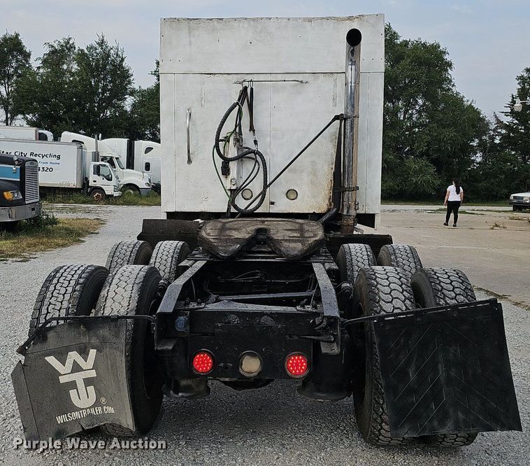 image for item DQ0311 2001 Sterling AT9500  semi truck