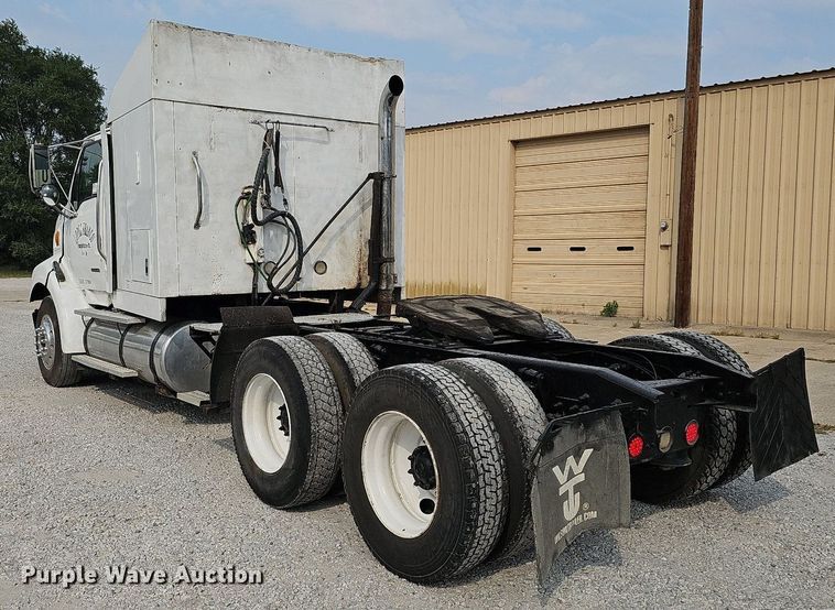 image for item DQ0311 2001 Sterling AT9500  semi truck