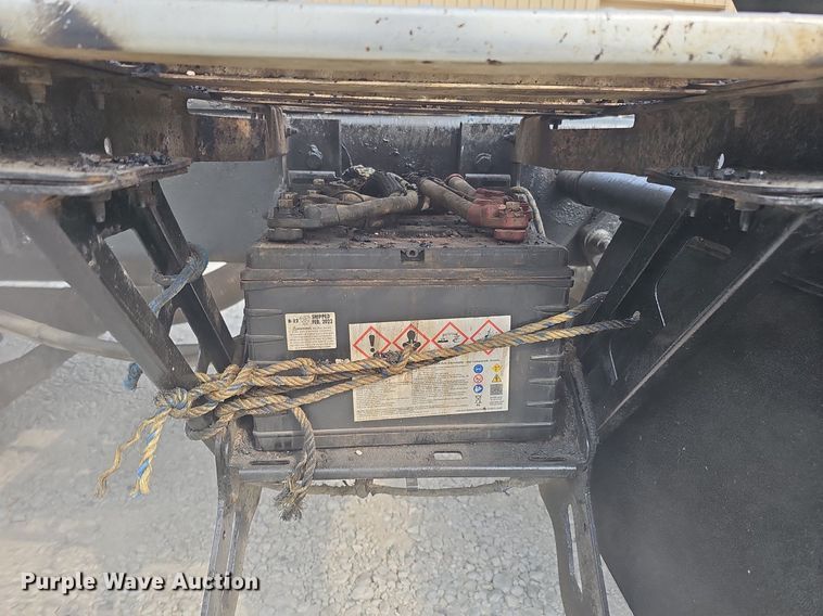 image for item DQ0311 2001 Sterling AT9500  semi truck