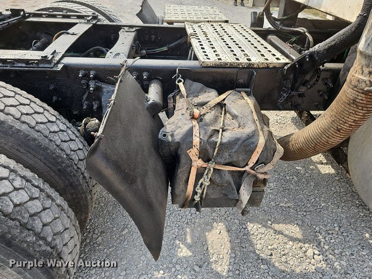 image for item DQ0311 2001 Sterling AT9500  semi truck