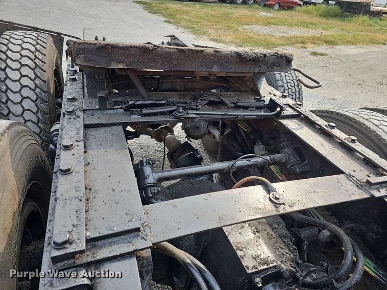 image for item DQ0311 2001 Sterling AT9500  semi truck