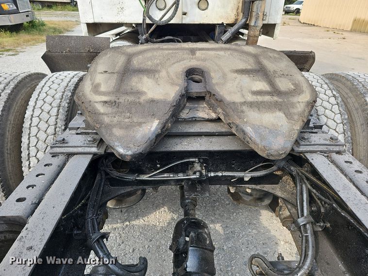 image for item DQ0311 2001 Sterling AT9500  semi truck