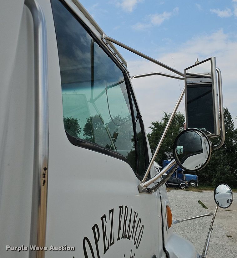 image for item DQ0311 2001 Sterling AT9500  semi truck