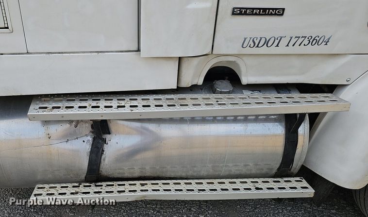 image for item DQ0311 2001 Sterling AT9500  semi truck