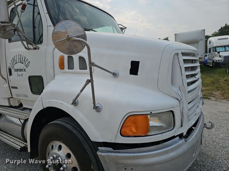 image for item DQ0311 2001 Sterling AT9500  semi truck